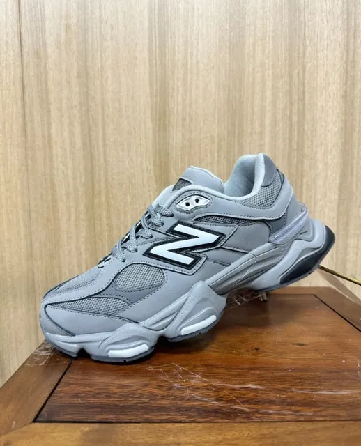 New Balance 2002R Grey/White