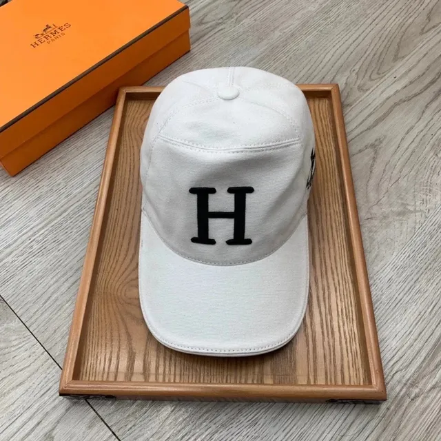 Hermès Cap H Logo