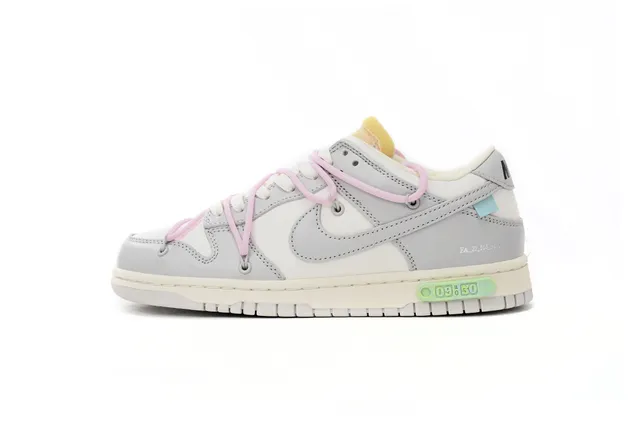 Nike × Off-White Dunk Low