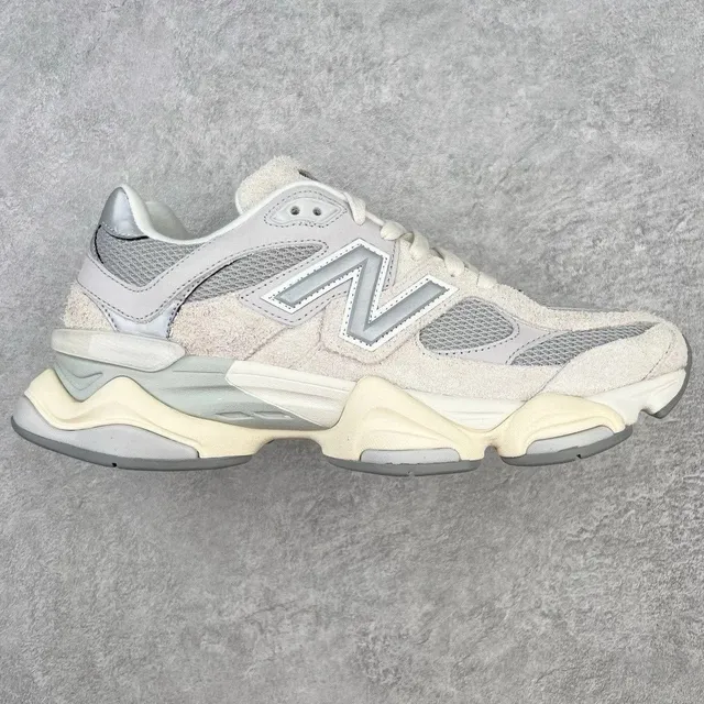 New Balance 2002R Cloud Grey