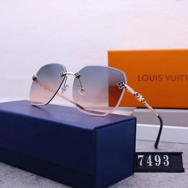 Louis Vuitton Sunglasses Gradient Lens with Flower Detail