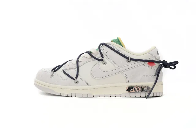 Nike × Off-White Dunk Low