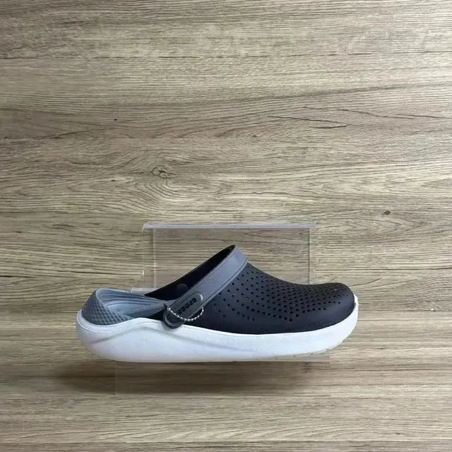 Crocs Classic Clog Black/White