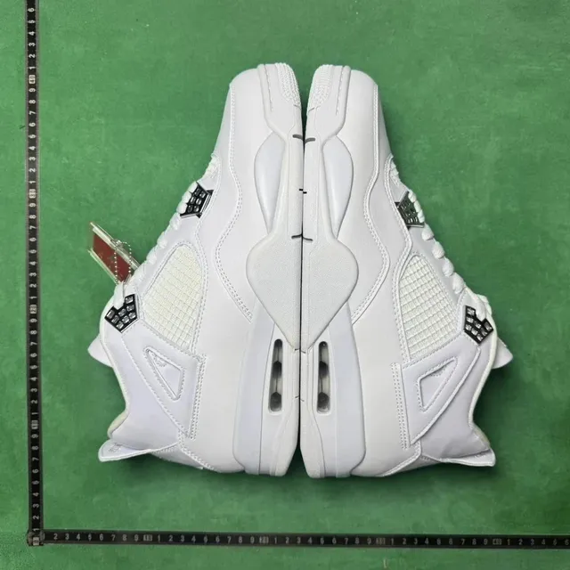 Air Jordan 4 Triple White