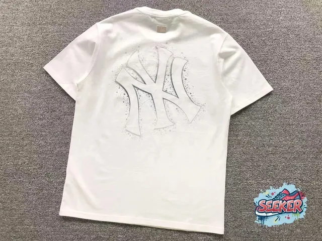 MLB NY Yankees T-Shirt Sparkle Logo