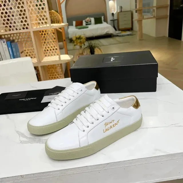 Saint Laurent Court Classic