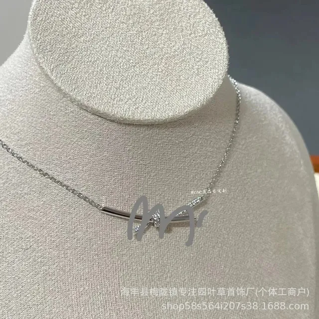 白金色半钻