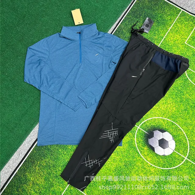Nike Tech Fleece Set Half-Zip Top and Graphic Pants