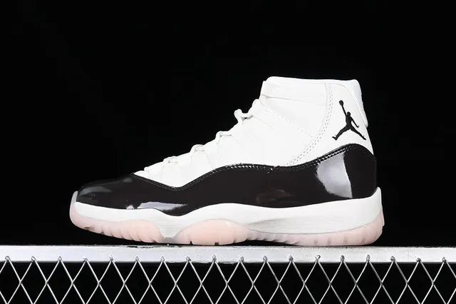 Air Jordan 11 Concord