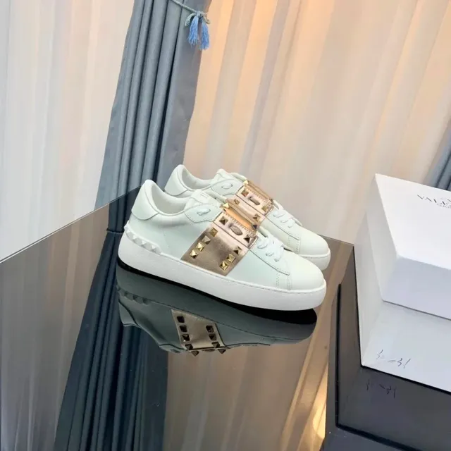 Valentino Rockstud Sneaker Stud-Strap