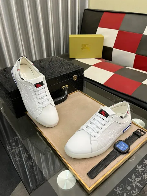 Burberry Low-Top Sneaker Embroidered Horseferry Check