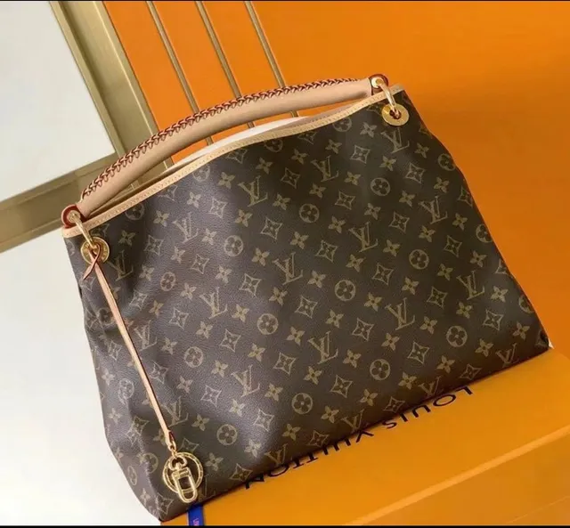 Louis Vuitton Neverfull Monogram Canvas