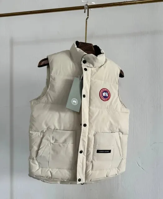 Canada Goose Puffer Vest Classic Fit