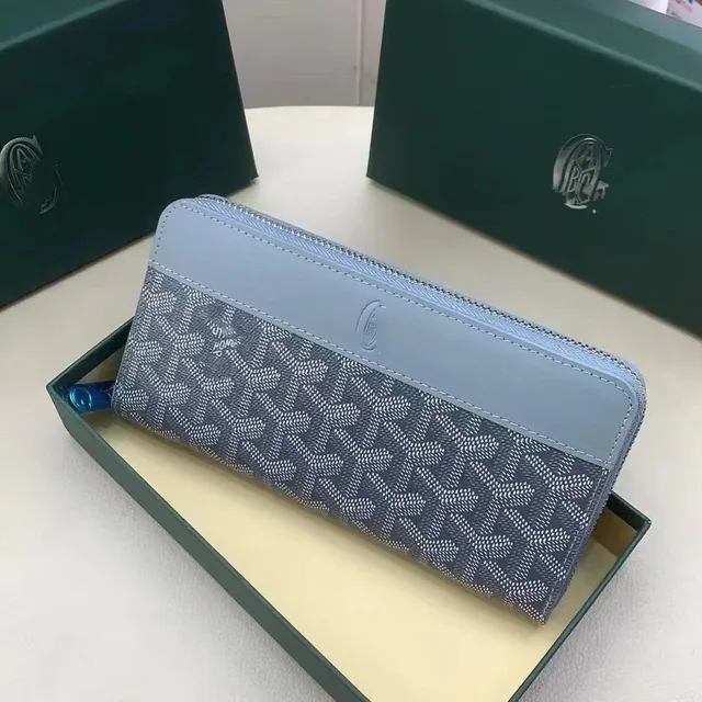 灰色