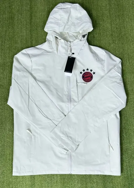 Bayern white windbreaker thin style