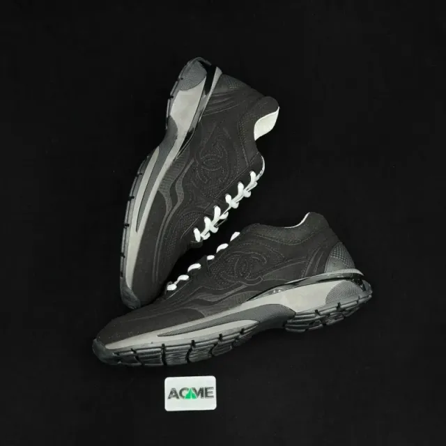 Chanel Sneaker CC Logo Embossed