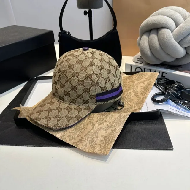 Gucci Baseball Cap GG Supreme with Web Stripe