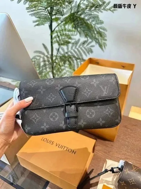 Louis Vuitton Pochette Métis Monogram Eclipse