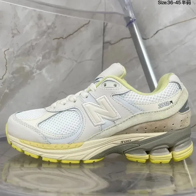 New Balance 2002R
