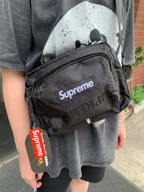 Supreme Shoulder Bag Logo Print