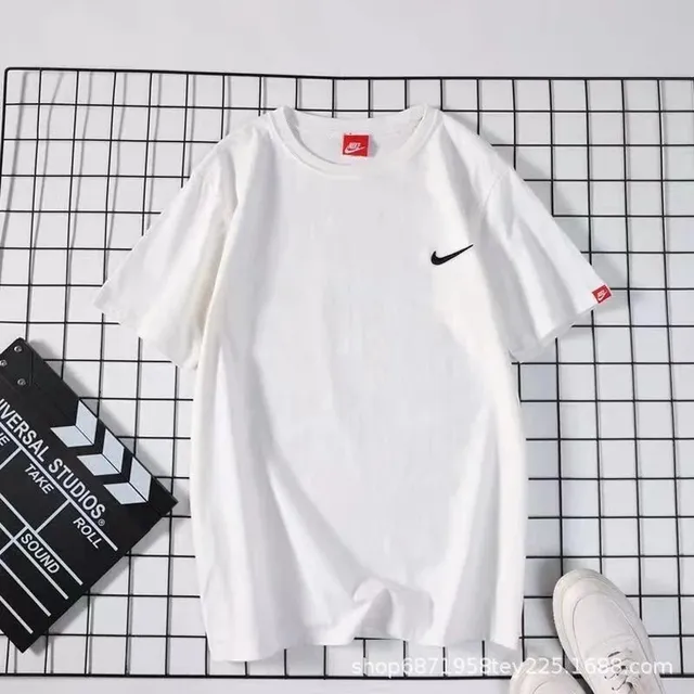 Nike Swoosh T-Shirt Classic Logo
