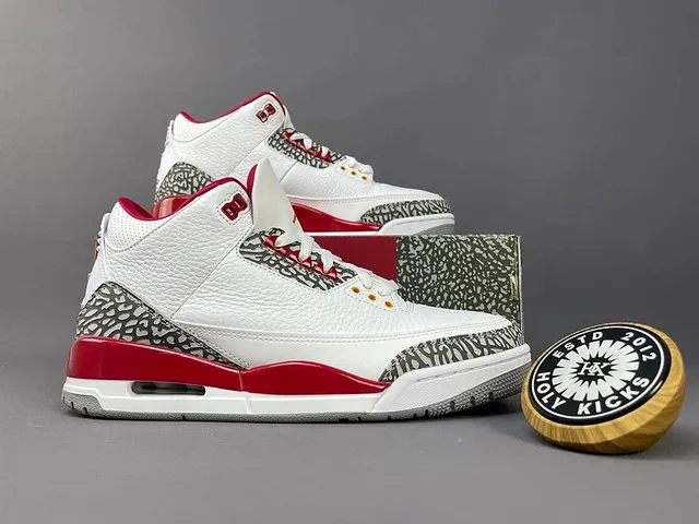 Air Jordan 3 True Red