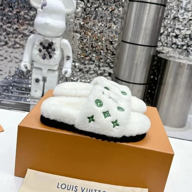 Louis Vuitton sandals slippers