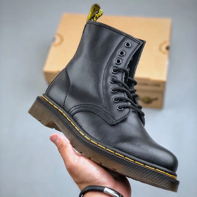 Dr. Martens 1460 Smooth Leather