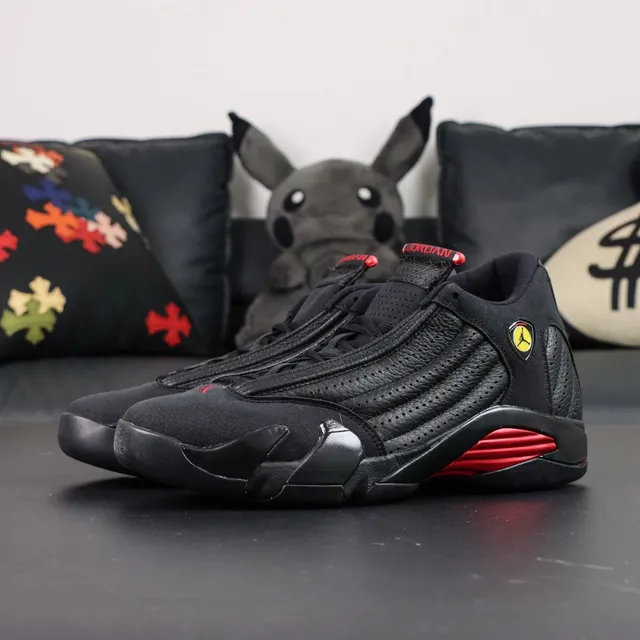 J14 黑红