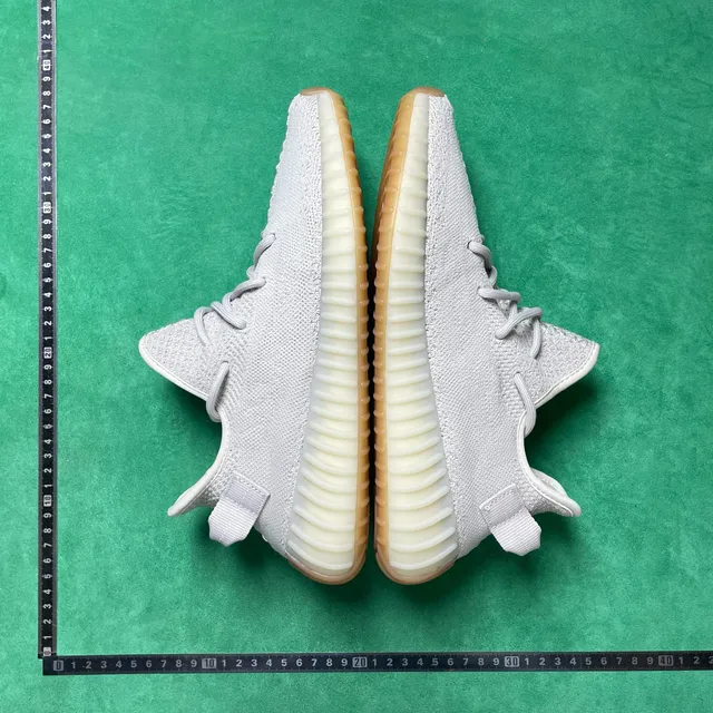 Yeezy 350 V2 Zebra