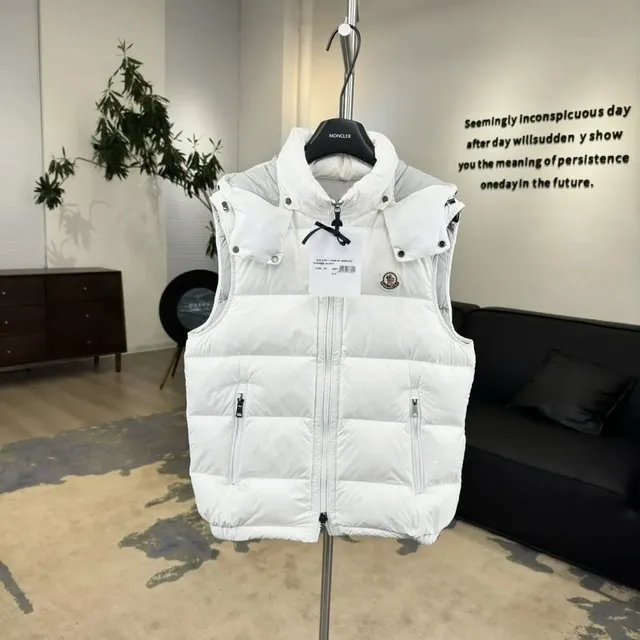 Moncler Padded Vest Classic Logo