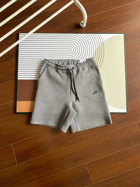 灰色grey