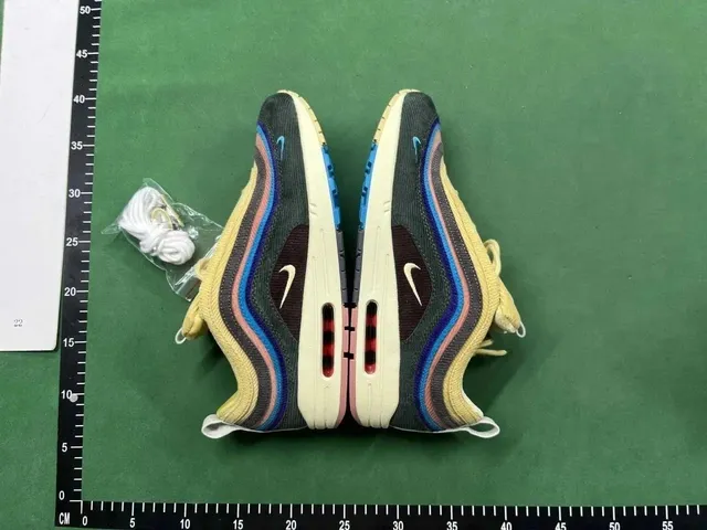 Nike Air Max 720 Off-White