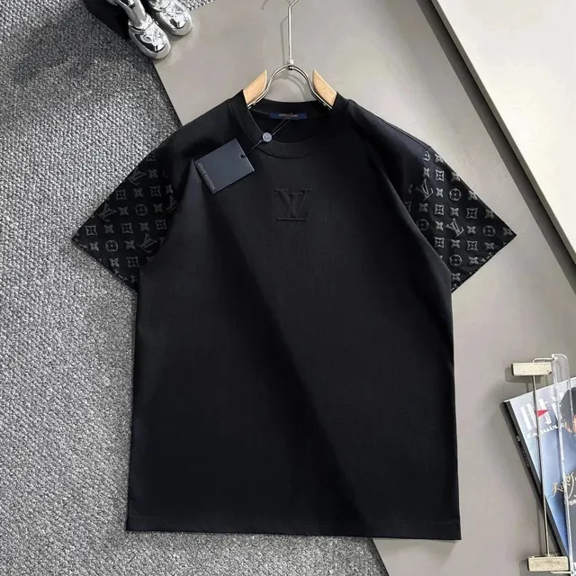 Louis Vuitton T-Shirt Monogram Sleeve