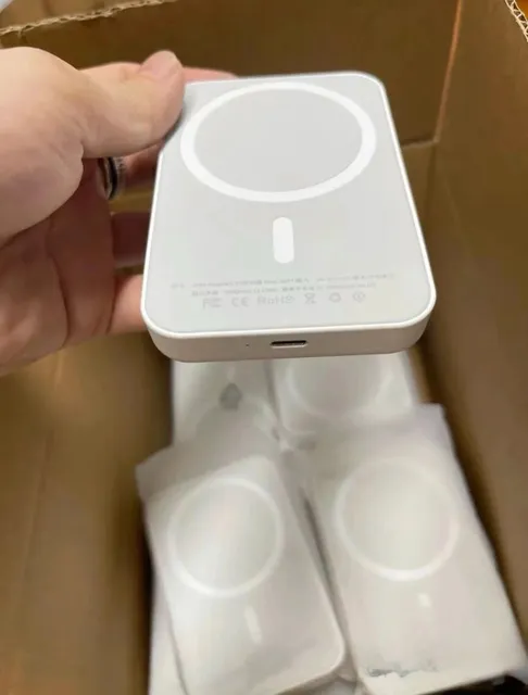 Apple MagSafe Battery Pack White