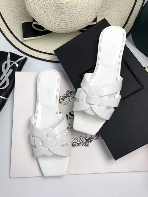白色牛皮