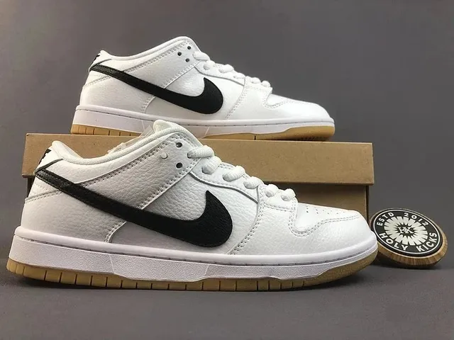 Nike Dunk Low Panda