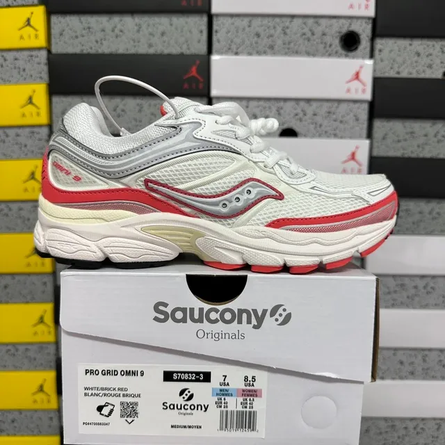 Saucony Pro Grid Omni 9 White/Brick Red