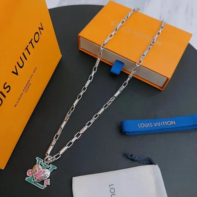 Louis Vuitton Chain Necklace LV Heart Pendant