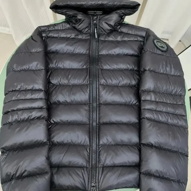 Canada Goose Puffer Jacket Classic Fit