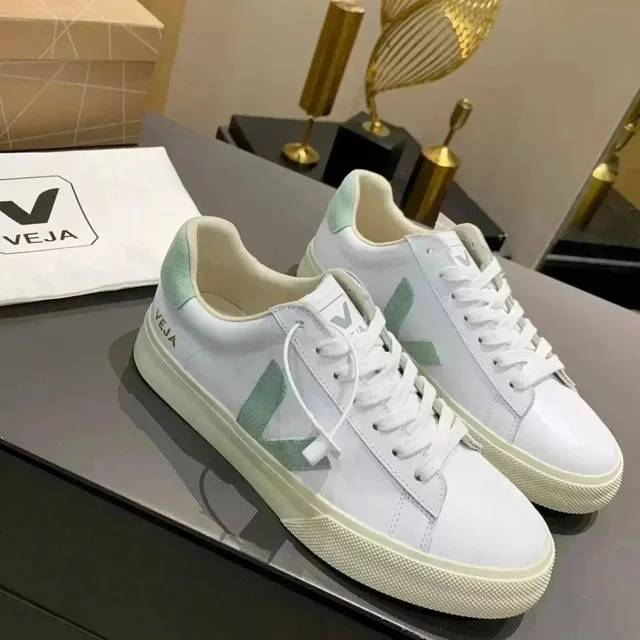 Veja V-10 White Mint