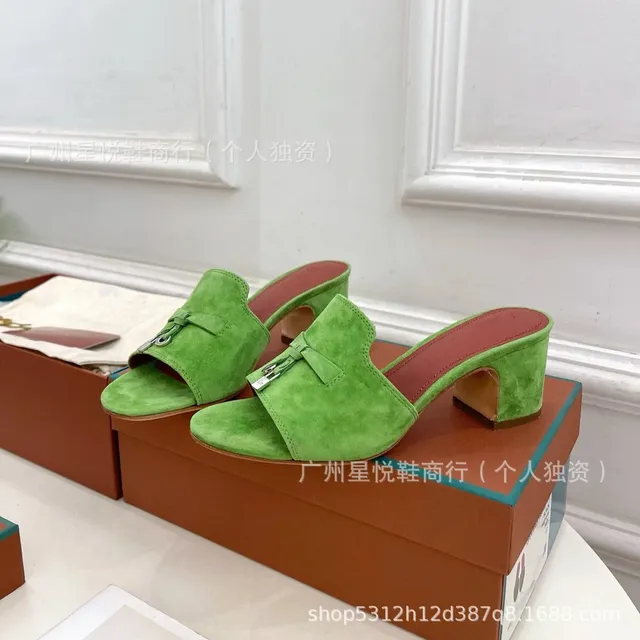 草绿高跟