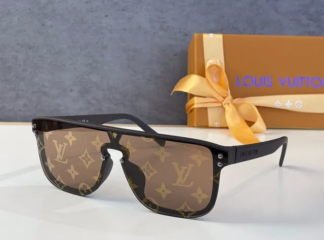 Louis Vuitton Square Sunglasses Monogram Lens