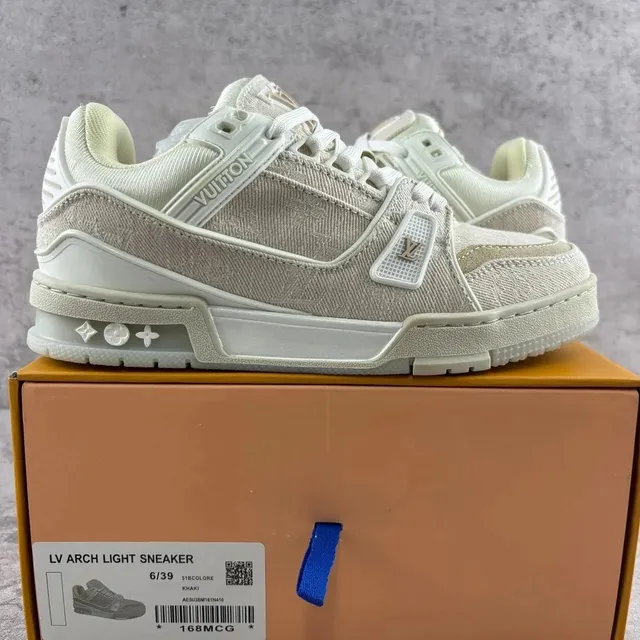 Louis Vuitton LV Arch Light Sneaker