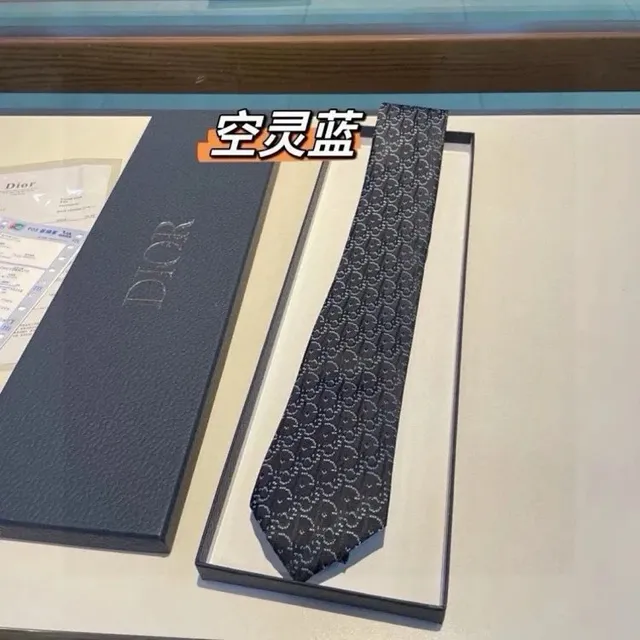 Dior Oblique Tie Monogram Pattern