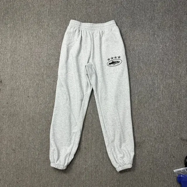 817灰色
