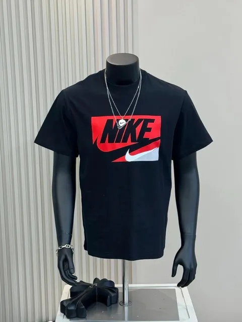 Nike Graphic T-Shirt