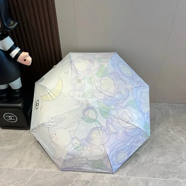 Gucci Floral Print Umbrella Rabbit and Rose Motif