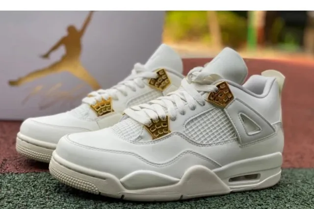 Air Jordan 4 White Metallic Gold