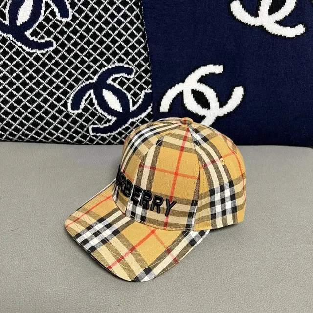 Burberry Baseball Cap Classic Check with Logo